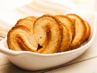 Рецепта Домашни хрупкави сладки бисквити сълзица от бутер тесто